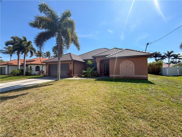 2110 SW 38th TER, Cape Coral, FL 33914