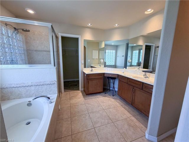 2110 SW 38th TER, Cape Coral, FL 33914