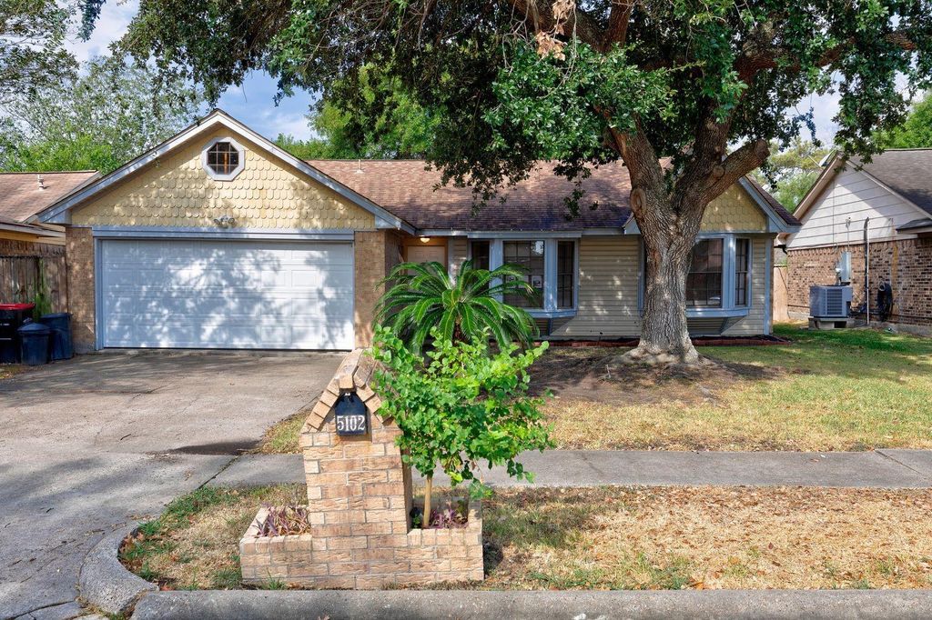 5102 Parsley Street, Baytown, TX 77521