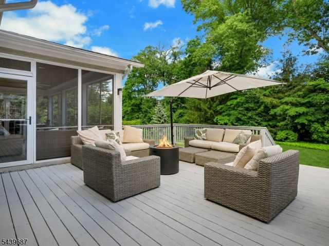 66 Ball Rd, Mountain Lakes Boro, NJ 07046