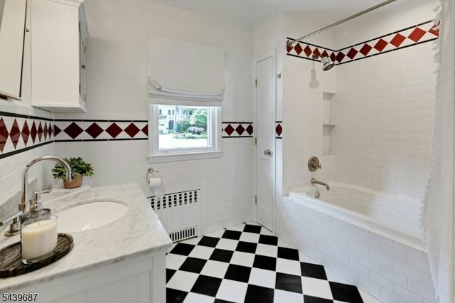 66 Ball Rd, Mountain Lakes Boro, NJ 07046