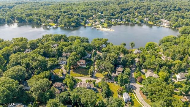 66 Ball Rd, Mountain Lakes Boro, NJ 07046