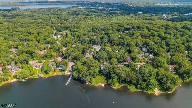 66 Ball Rd, Mountain Lakes Boro, NJ 07046