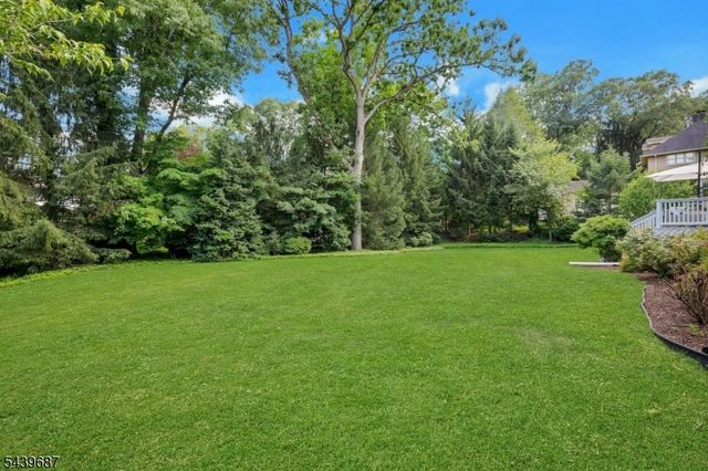 66 Ball Rd, Mountain Lakes Boro, NJ 07046