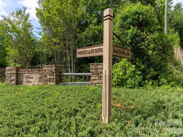 661 Whites Lake Boulevard, Saluda, NC 28773