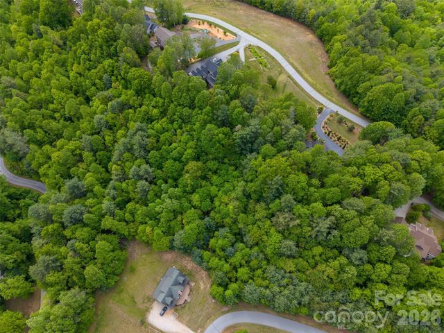 661 Whites Lake Boulevard, Saluda, NC 28773
