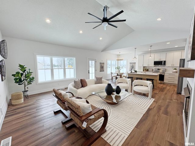 620 W NORTH Street, Mt Sterling, IL 62353