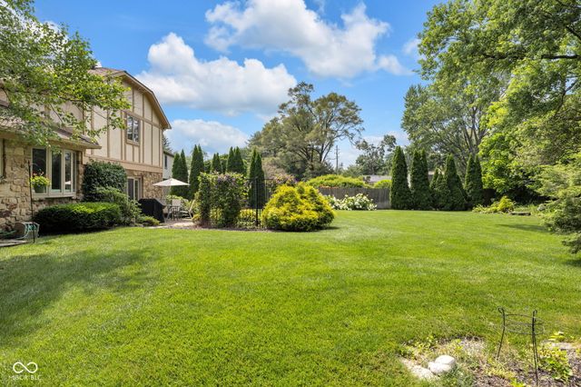 8525 Winding Ridge Road, Indianapolis, IN 46217