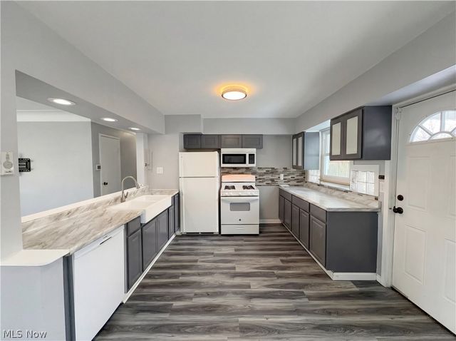 18715 Libby Road, Maple Heights, OH 44137