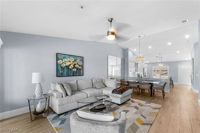 9035 Michael CIR 3, Naples, FL 34113