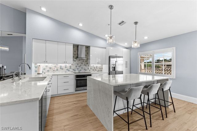 9035 Michael CIR 3, Naples, FL 34113