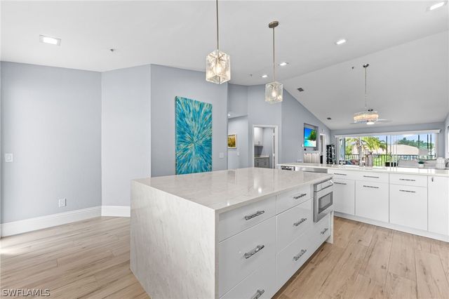 9035 Michael CIR 3, Naples, FL 34113