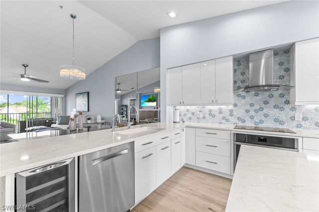 9035 Michael CIR 3, Naples, FL 34113