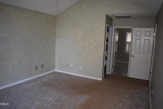 9 Pinecourt Drive, Siler City, NC 27344