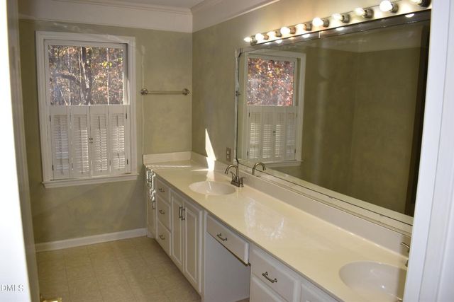 9 Pinecourt Drive, Siler City, NC 27344