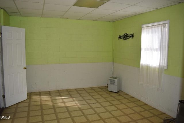 9 Pinecourt Drive, Siler City, NC 27344