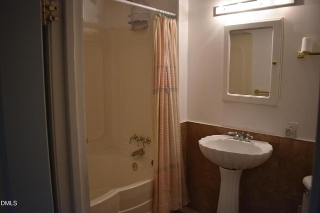 9 Pinecourt Drive, Siler City, NC 27344