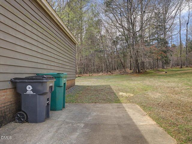 9 Pinecourt Drive, Siler City, NC 27344