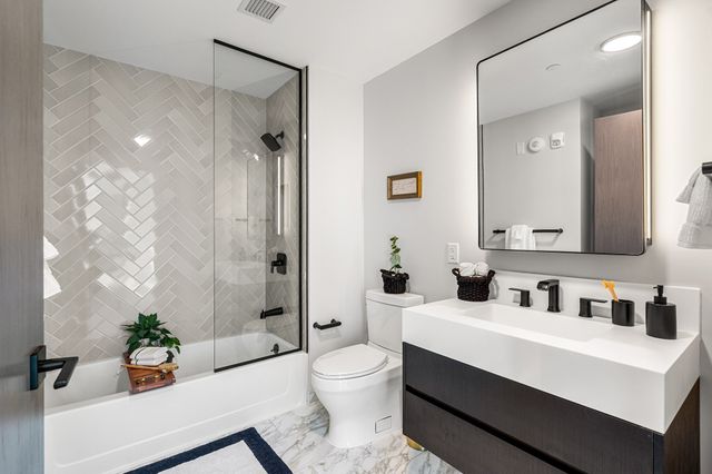 55 Lagrange St PH21B, Boston, MA 02116