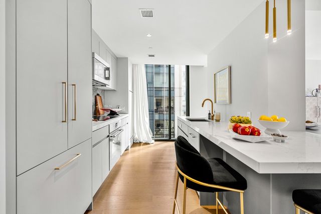 55 Lagrange St PH21B, Boston, MA 02116