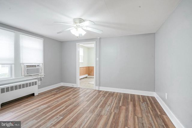 89 MAIN ST, Bridgeport, NJ 08014