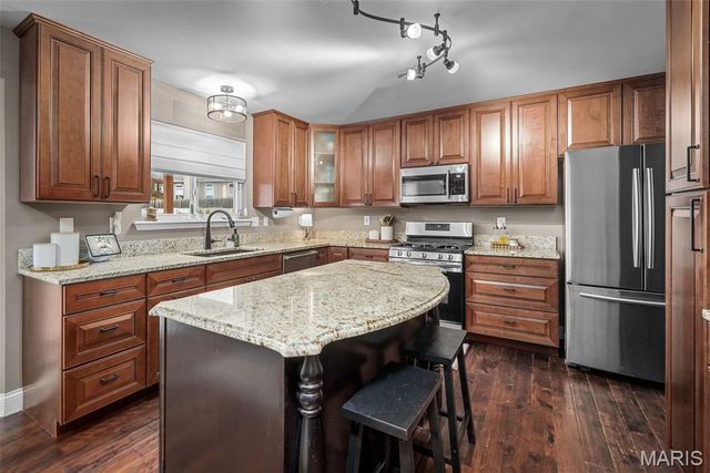 518 Spring Meadow Crossing, Wentzville, MO 63385