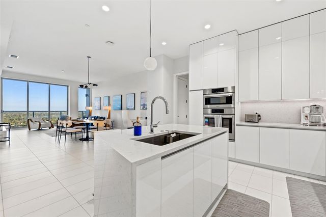 777 3RD AVENUE N 1701, St Petersburg, FL 33701
