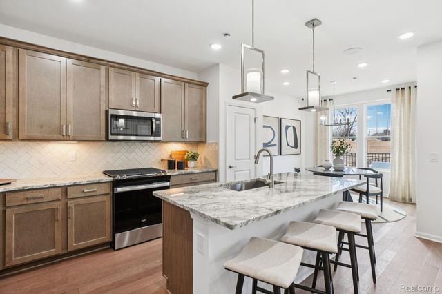 283 Lantana Drive, Brighton, MI 48116