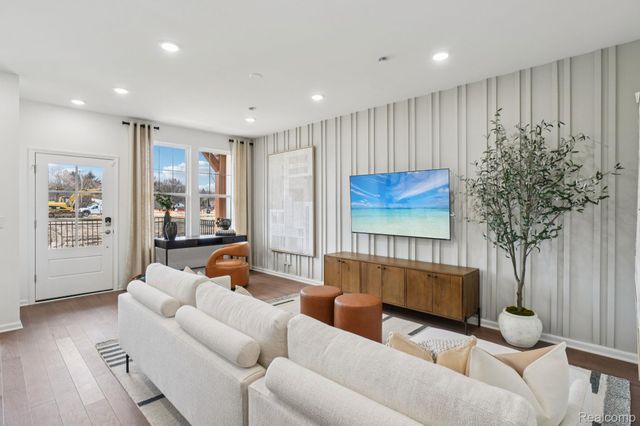 283 Lantana Drive, Brighton, MI 48116