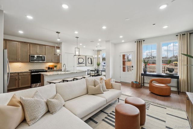 283 Lantana Drive, Brighton, MI 48116