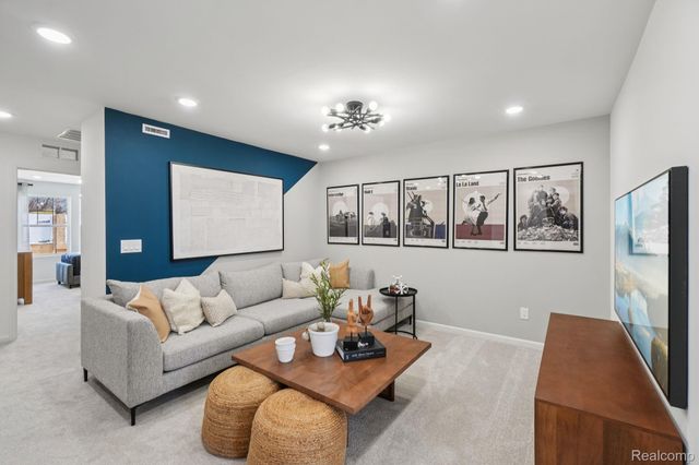 283 Lantana Drive, Brighton, MI 48116