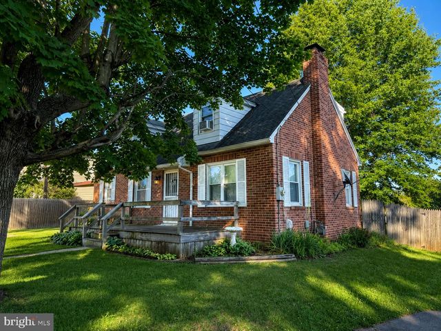 56 MAYFIELD ST, Dover, PA 17315