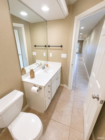 2807 Langston Drive, Evansville, IN 47725