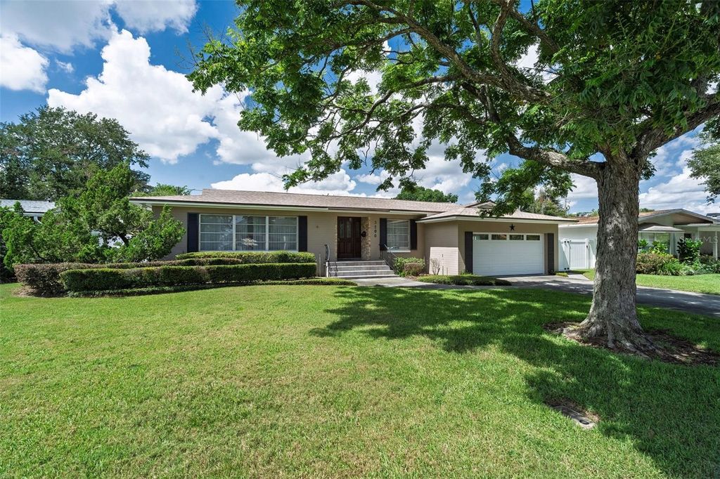 Image 2 of property listing at 3206 ARDSLEY DRIVE, Orlando, FL 32804