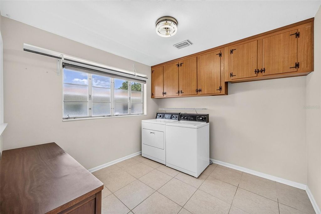 Image 22 of property listing at 3206 ARDSLEY DRIVE, Orlando, FL 32804