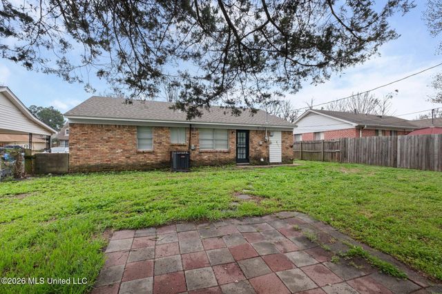 1884 S Conerly Drive, Southaven, MS 38671