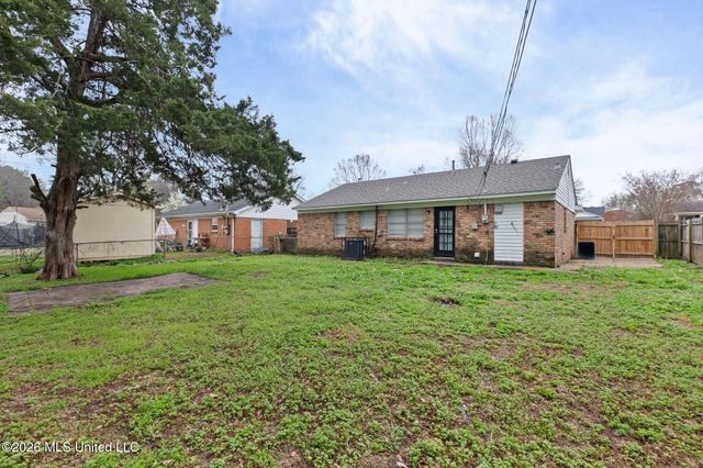 1884 S Conerly Drive, Southaven, MS 38671