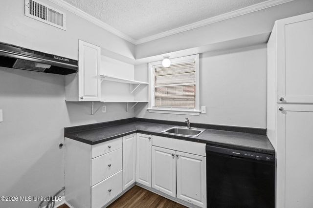 1884 S Conerly Drive, Southaven, MS 38671