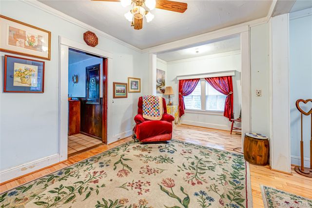 34 Boulevard Avenue, Greenlawn, NY 11740
