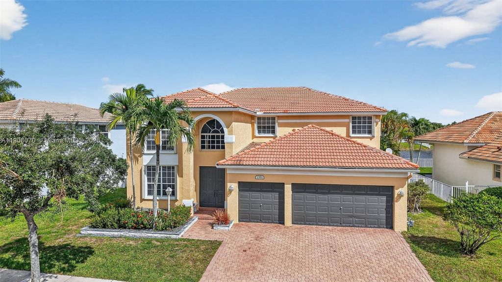 1351 NW 139th Ave, Pembroke Pines, FL 33028