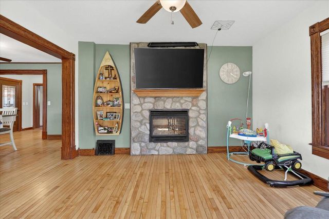 1800 E Main Street, Stoughton, WI 53589