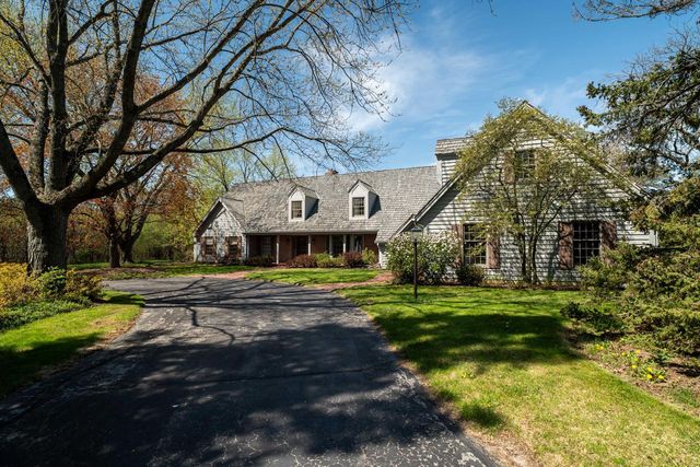 9731 Hilltop LANE, Mequon, WI 53092