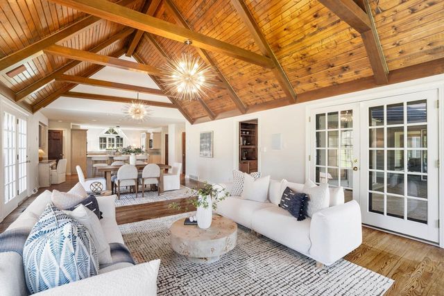 9731 Hilltop LANE, Mequon, WI 53092