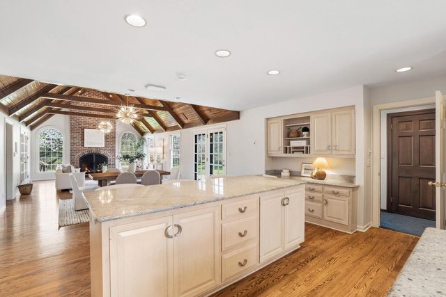 9731 Hilltop LANE, Mequon, WI 53092