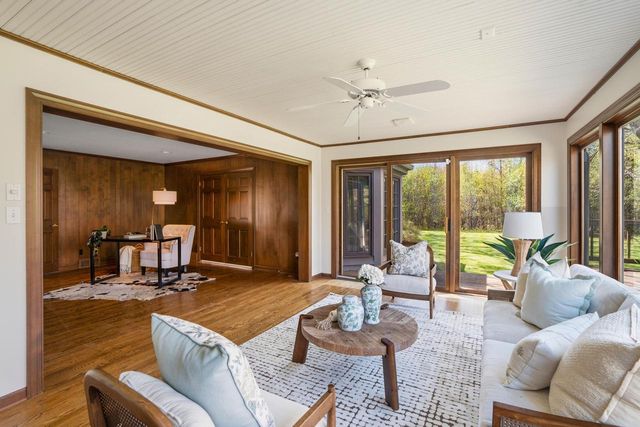 9731 Hilltop LANE, Mequon, WI 53092
