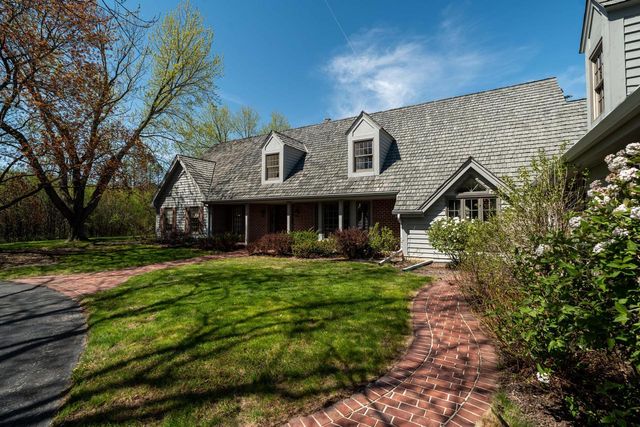 9731 Hilltop LANE, Mequon, WI 53092