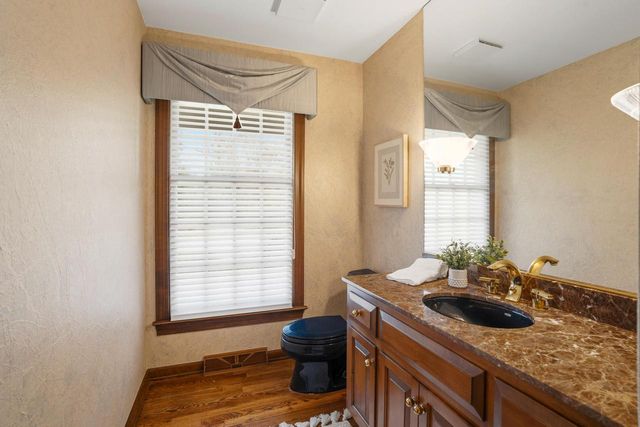 9731 Hilltop LANE, Mequon, WI 53092