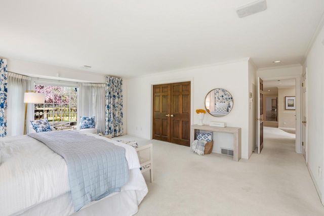 9731 Hilltop LANE, Mequon, WI 53092