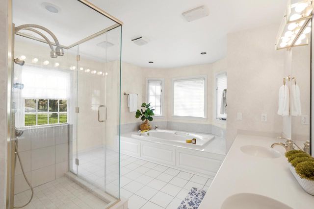 9731 Hilltop LANE, Mequon, WI 53092