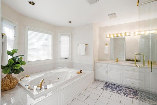 9731 Hilltop LANE, Mequon, WI 53092